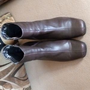 Unisa Brown Boots 9B